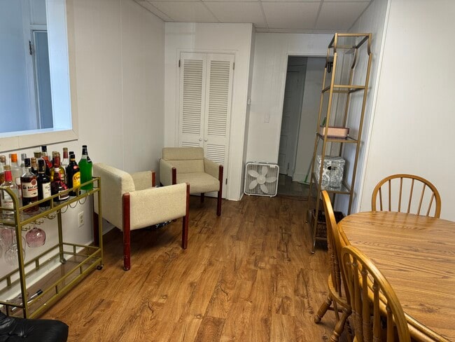 Photo - 106 Murray St