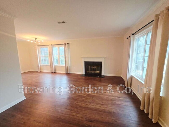 Photo - 228 Brattlesboro Pl