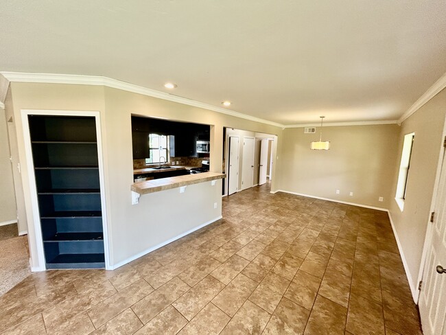 Photo - 1827 S Broadway Blvd House