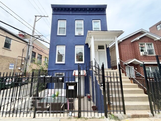 Photo - 1546 W Walton St Unit 2F