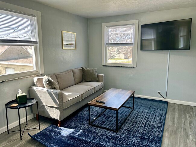 Photo - 614 N Morrison St