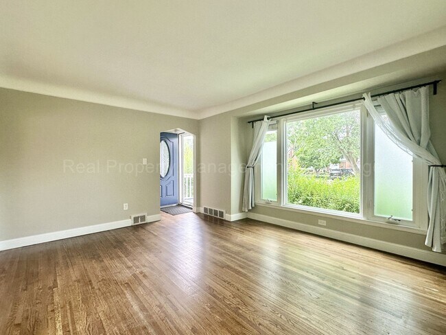 Photo - Charming Royal Oak 3-Bed with Sunroom, Dec... House