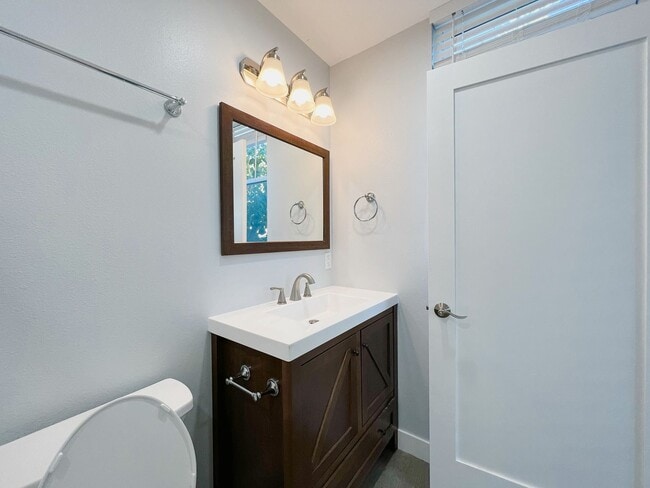 Photo - 2641 S Budlong Ave Unit 2641 S Budlong Ave