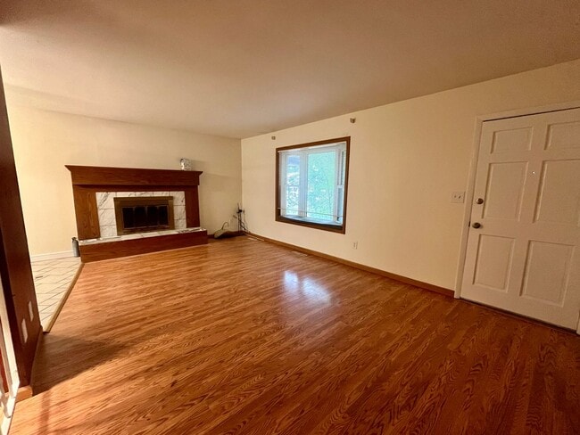 Photo - Great Yard, awesome deck, fantastic spot!