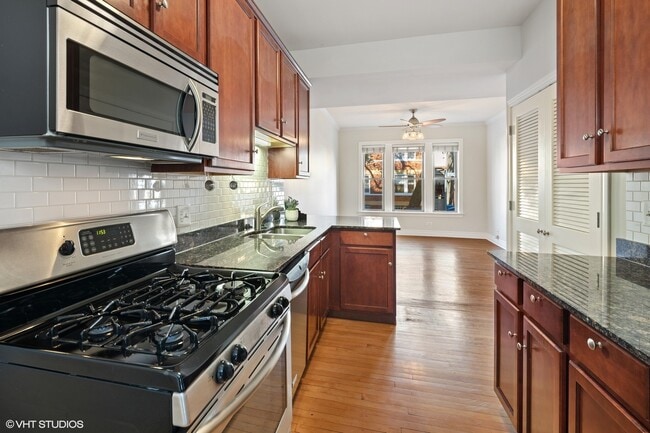 Photo - 2005 W Warner Ave Unit 1