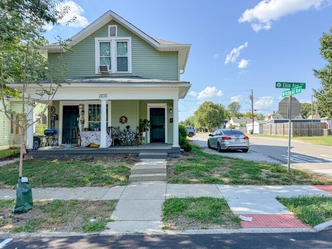 Photo - 2235 Ekin Ave
