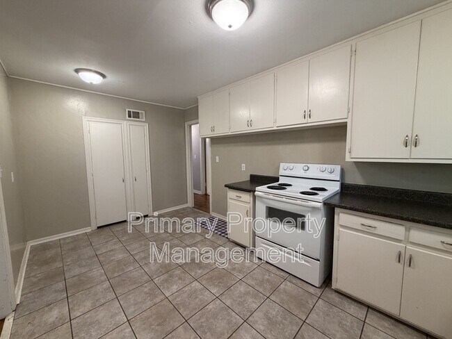 Photo - 1722 Mattern Dr