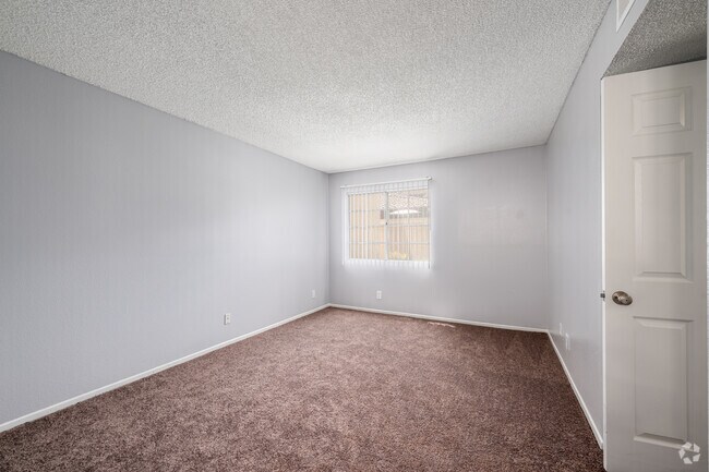 2BR, 2BA - 1,005SF - Primary Bedroom