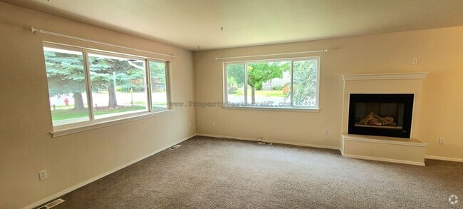Building Photo - 5Bd/2Ba Spacious House in Durston Meadows