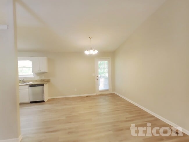 Photo - 365 Anna Ave