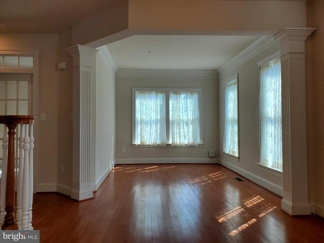 Photo - 411 Greenebaum Ln