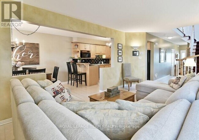 Photo - 32 Riverstone Dr