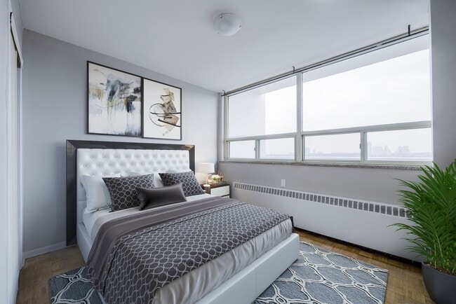 Photo - 100 Spadina Road