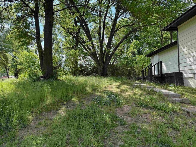 Photo - 8 E Brooks Rd