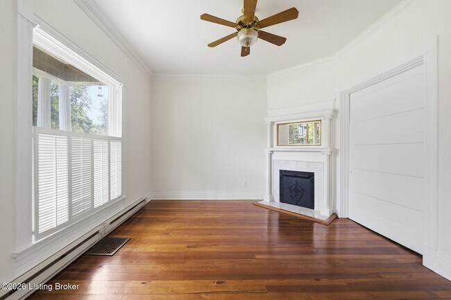 Photo - 1290 Everett Ave