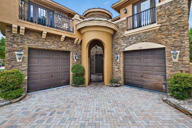 Photo - 3501 Collonade Dr