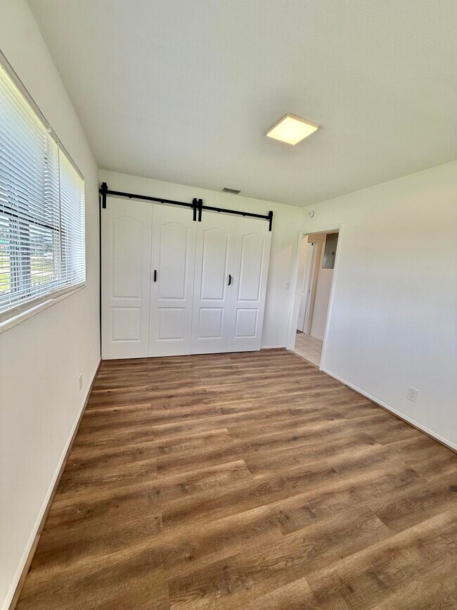 5263 Cresthaven Blvd Unit A