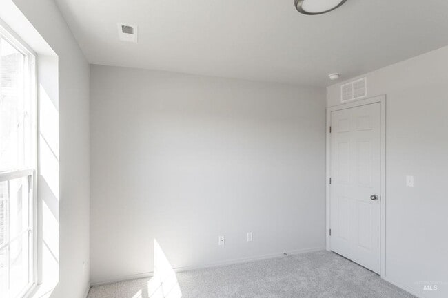 Photo - Beautiful Home with Bonus Room!