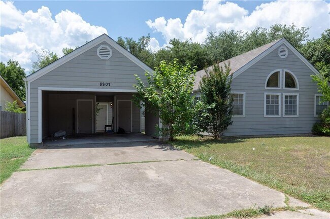 Photo - 8807 Pineridge Dr