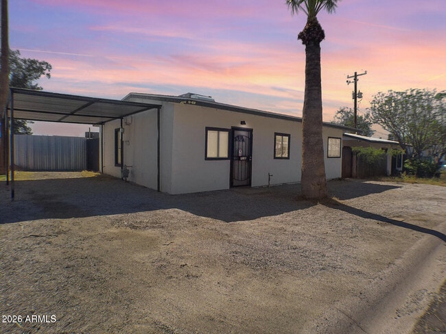 Building Photo - 723 E Sunnyslope Ln