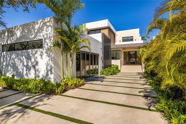 Photo - 707 NE 77th St