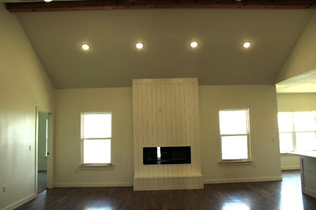Photo - 125 Middleton Ln