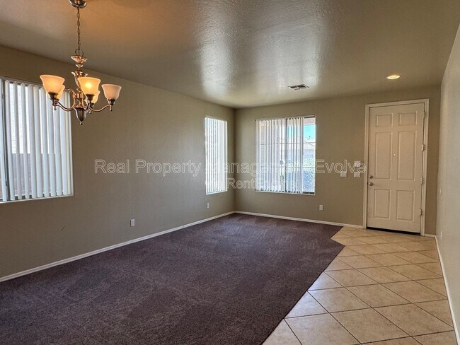 Photo - 15440 W Jefferson St