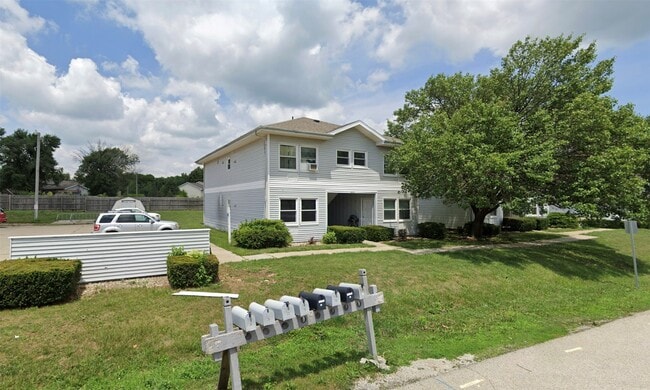 Photo - 306 Wigwam St