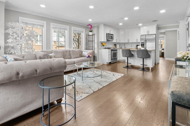 Photo - 200 Laird Ave Unit 101