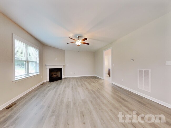 Photo - 262 Dundalk Dr