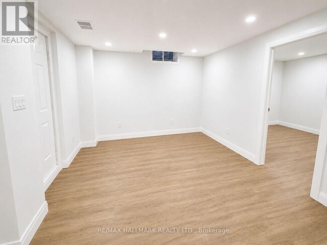 Photo - 120 Squire Dr
