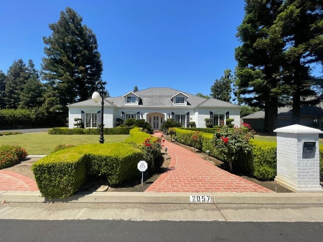 Building Photo - San Gabriel