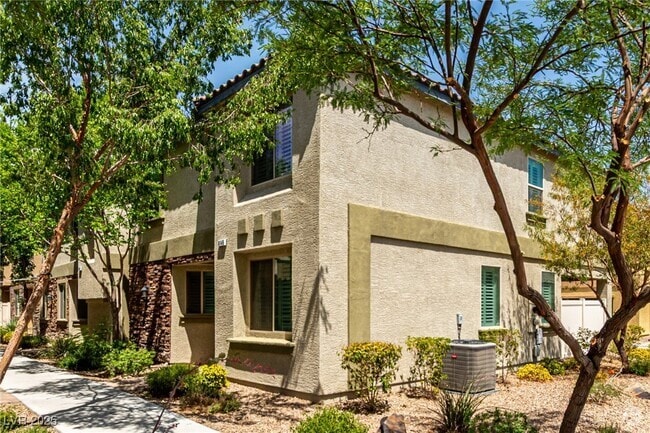 Building Photo - 6145 Scarlet Leaf St Rental