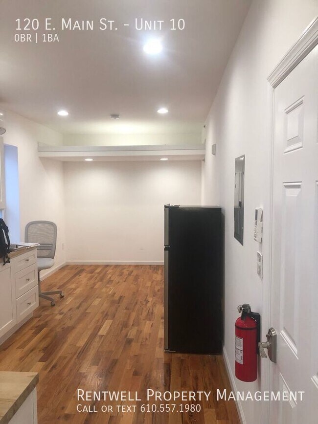 Studio+One Bath Apartment_MultiFamily_Ava... Unidad 10 Norristown