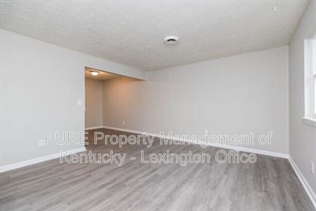 Photo - 1512 Shelburn Ct