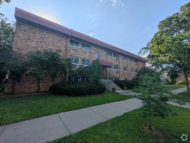 Building Photo - 2630 Pleasant Avenue Unit 303 Rental