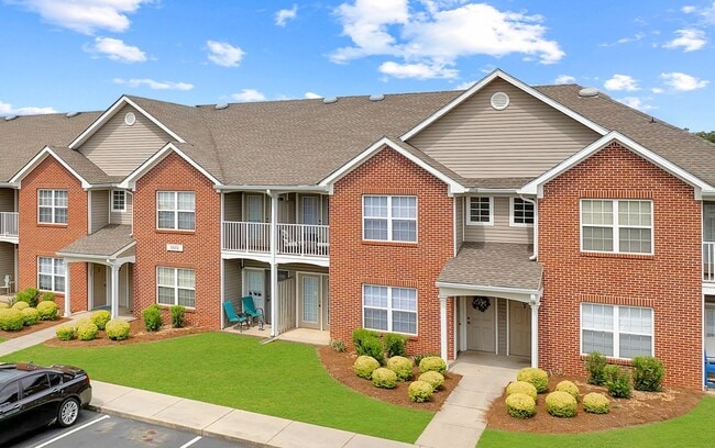 Building Photo - Space for the Family in this 3 Bedroom 2 Bath