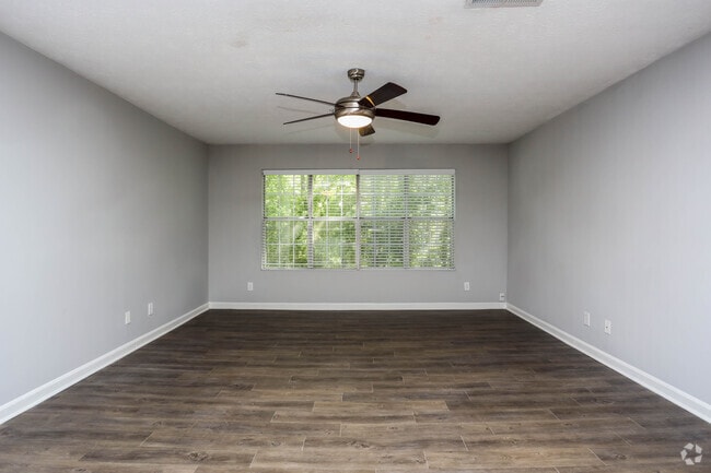 2BR, 2BA - 1,162 SF