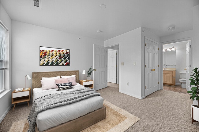 Bedroom - Franklin Commons Rental