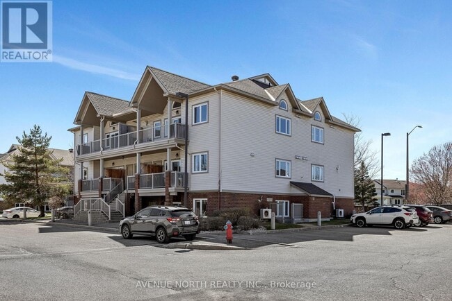 Photo - 175 Waterbridge Dr