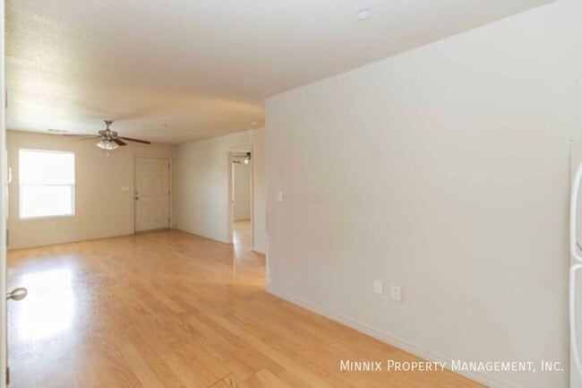 Photo - 203 27th St Unit E