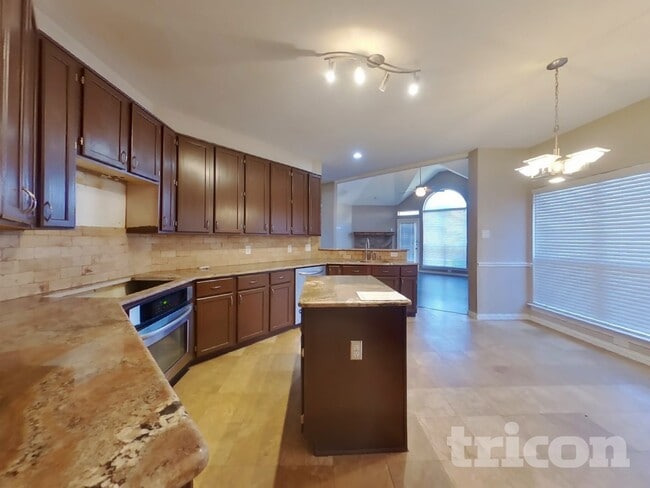 Photo - 2205 Starleaf Pl