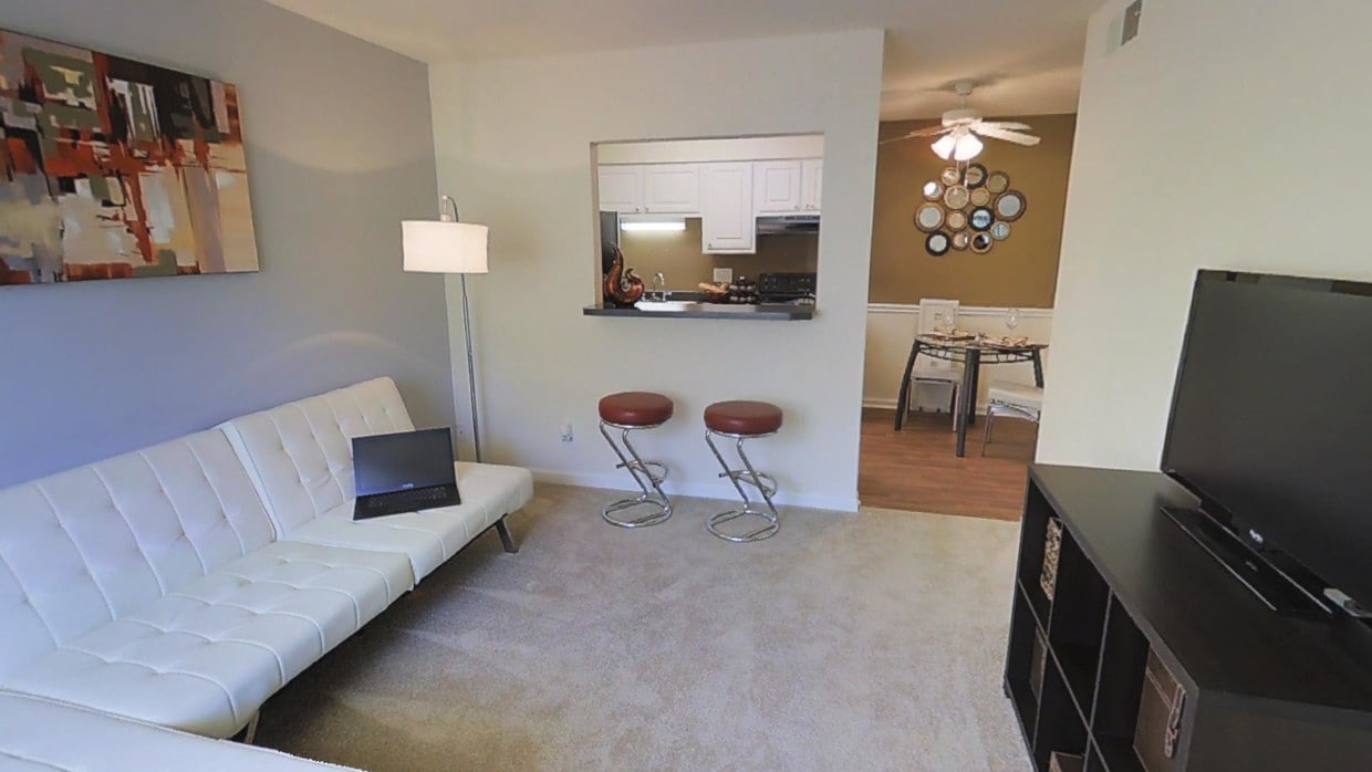 Photo - Duke Manor- Students save up to 10%! Apartments