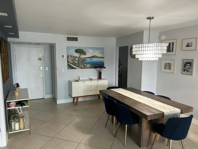 Photo - 6039 Collins Ave Unidad 828