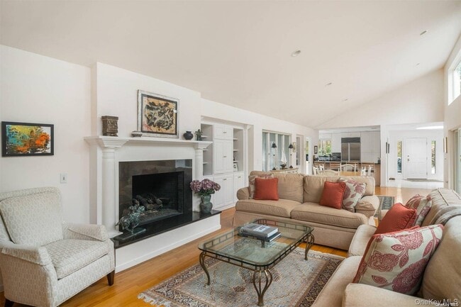 Photo - 14 Indian Pipe Dr