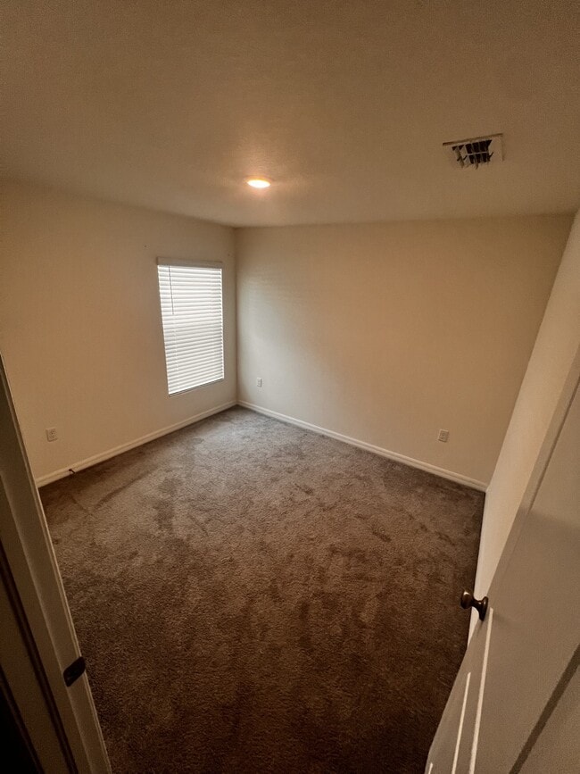 Photo - 450 Sunlit Coral St