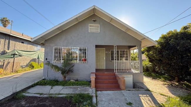 Building Photo - 1542 Ricardo St