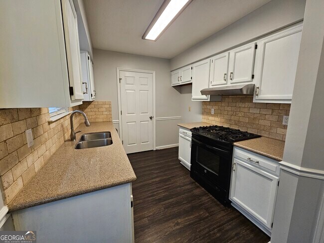 Photo - 40 Peachtree Way