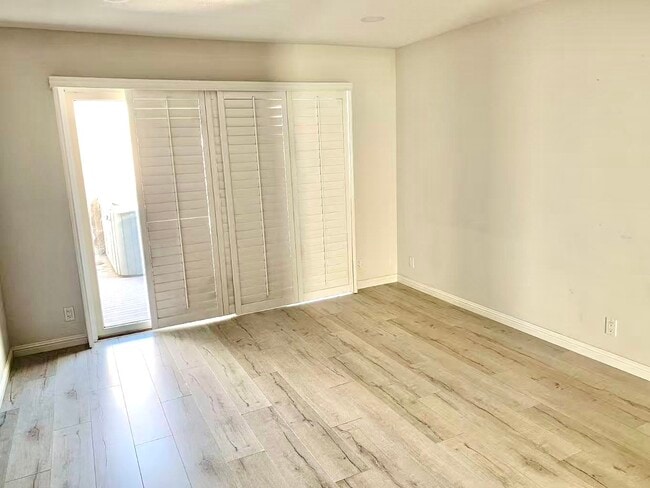 Building Photo - 4746 Eagle Lake Dr