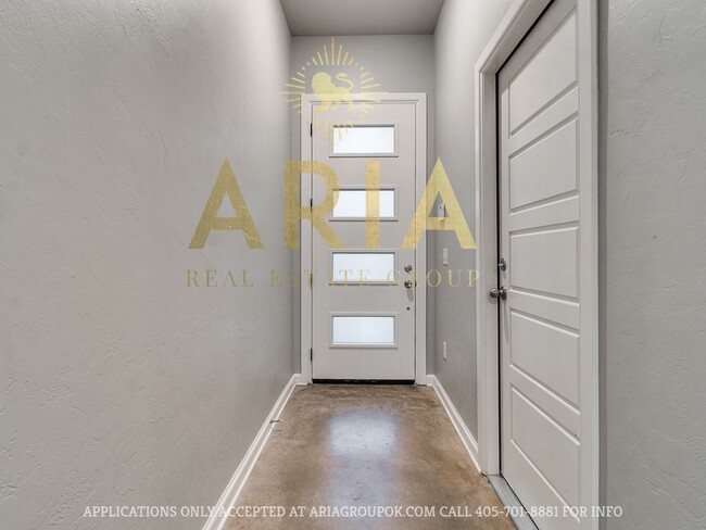 Photo - West Norman Urban Contemporary 3 Bed/2.5 Bath West Main Lofts Townhome Available Now!